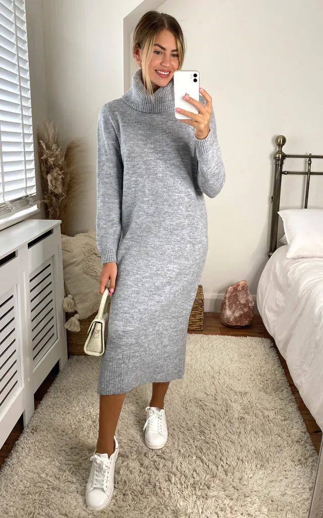 Knitted Midi Dress with Roll Neck in Grey | ONLY | SilkFred Knitted Midi Dress with Roll Neck in Grey | ONLY | SilkFred