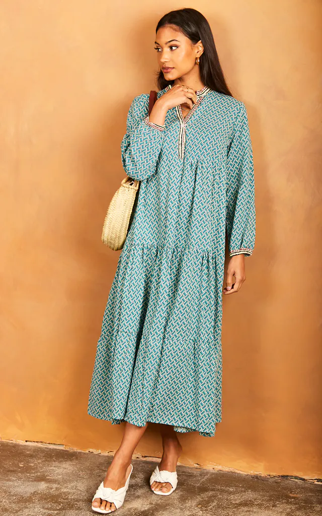 Geometric Print Long Sleeve Maxi Dress In Green | Bella and Blue | SilkFred Geometric Print Long Sleeve Maxi Dress In Green | Bella and Blue | SilkFred