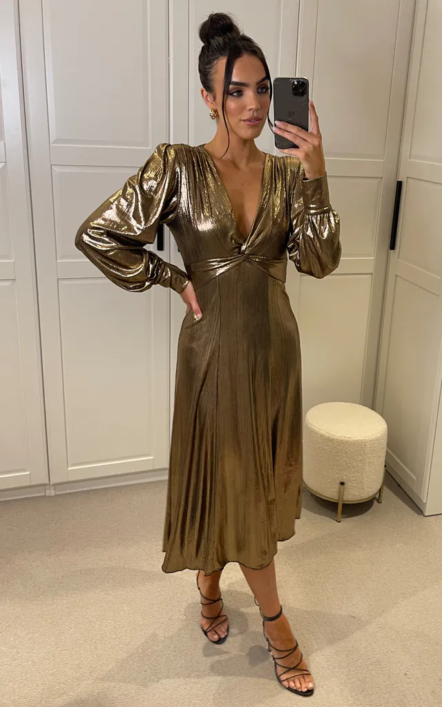 Gold Metallic Twist Long Sleeve Midi Dress | SIGNAGE | SilkFred Gold Metallic Twist Long Sleeve Midi Dress | SIGNAGE | SilkFred