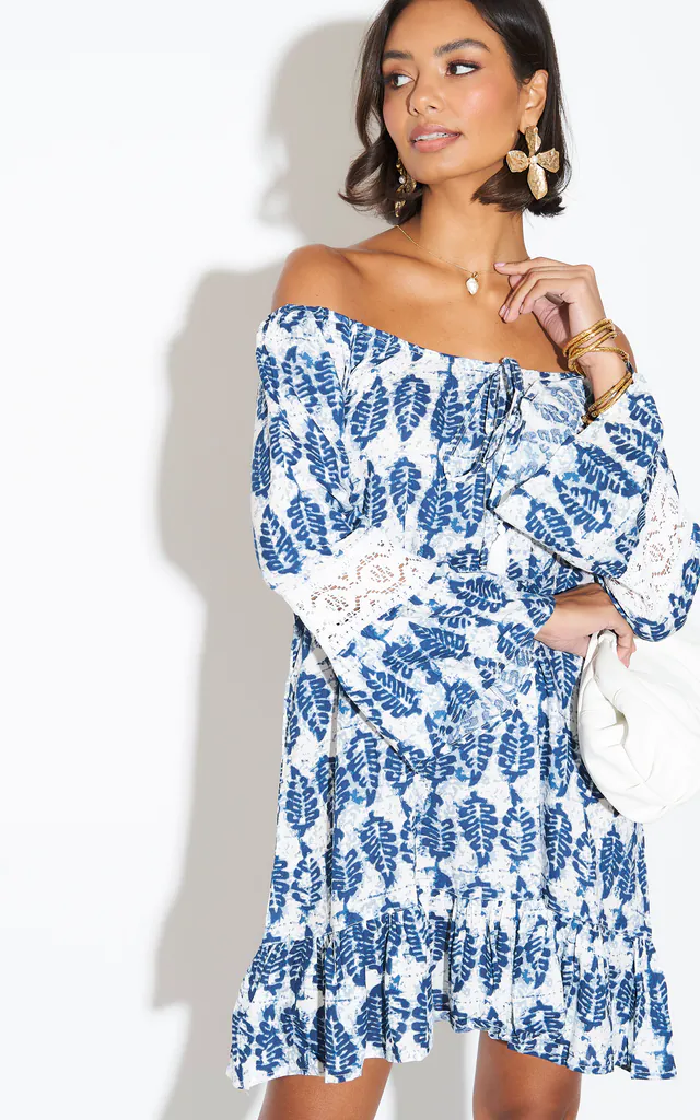 Leaf Print Scoop Neck Dress | Blue Vanilla | SilkFred Leaf Print Scoop Neck Dress | Blue Vanilla | SilkFred