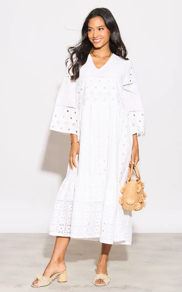 White Broderie Anglaise 3/4 Sleeve Midi Dress | Izabel London | SilkFred White Broderie Anglaise 3/4 Sleeve Midi Dress | Izabel London | SilkFred