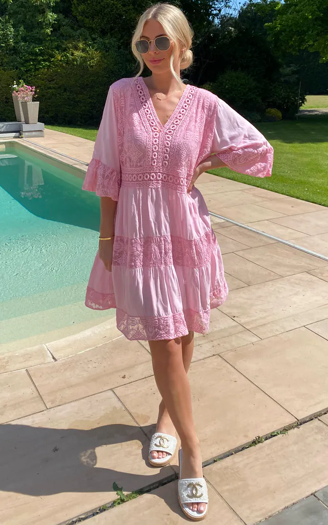 Oversized 3/4 Sleeves Lace Detailed V Neck Knee Length Dress In Pink | HOXTON GAL | SilkFred Oversized 3/4 Sleeves Lace Detailed V Neck Knee Length Dress In Pink | HOXTON GAL | SilkFred