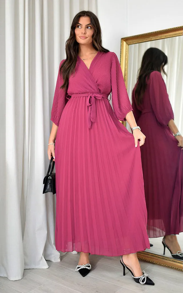 en creme pink dress En Crme smock dress with pleated hem in pink floral