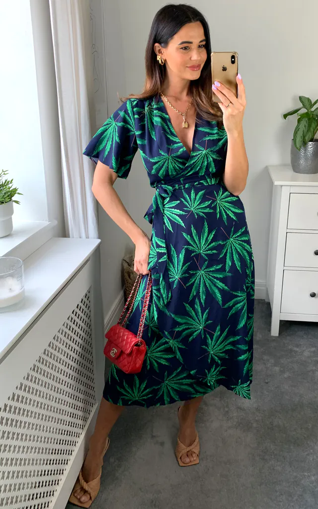Green leaf print midi wrap dress in navy | D.Anna | SilkFred Green leaf print midi wrap dress in navy | D.Anna | SilkFred