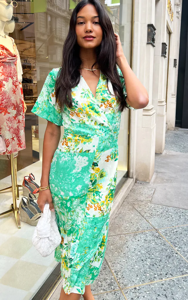 V-neck midi wrap dress in green floral satin | D.Anna | SilkFred V-neck midi wrap dress in green floral satin | D.Anna | SilkFred