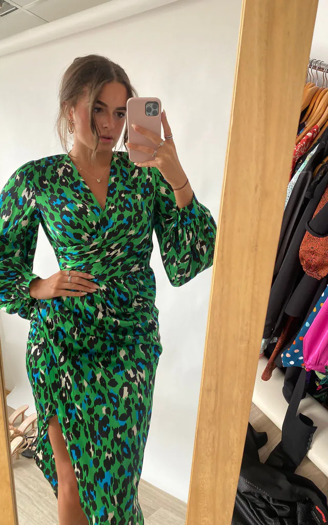 Elsa Green Animal Long Sleeve Wrap Asymmetric Dress | Girl In Mind | SilkFred Elsa Green Animal Long Sleeve Wrap Asymmetric Dress | Girl In Mind | SilkFred