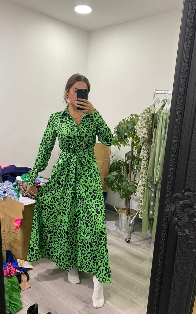 Brielle Long Sleeve Shirt Maxi Dress Green Leopard | Girl In Mind | SilkFred Brielle Long Sleeve Shirt Maxi Dress Green Leopard | Girl In Mind | SilkFred