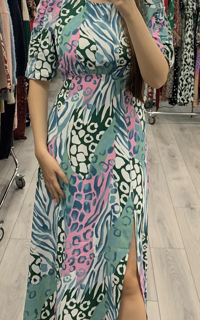 Adelyn Midi Dress Green/Pink Mixed Animal | Girl In Mind | SilkFred Adelyn Midi Dress Green/Pink Mixed Animal | Girl In Mind | SilkFred